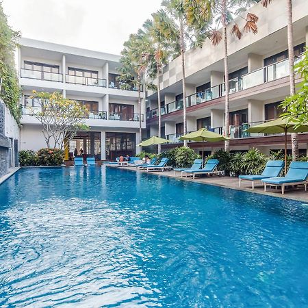 Zen Rooms Kuta Beach Poppies Lane מראה חיצוני תמונה