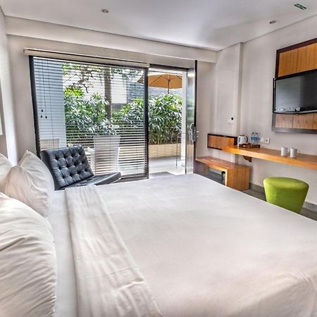 Zen Rooms Kuta Beach Poppies Lane מראה חיצוני תמונה