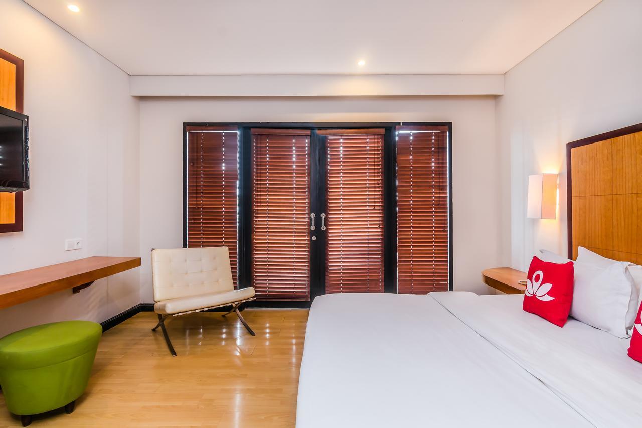 Zen Rooms Kuta Beach Poppies Lane מראה חיצוני תמונה