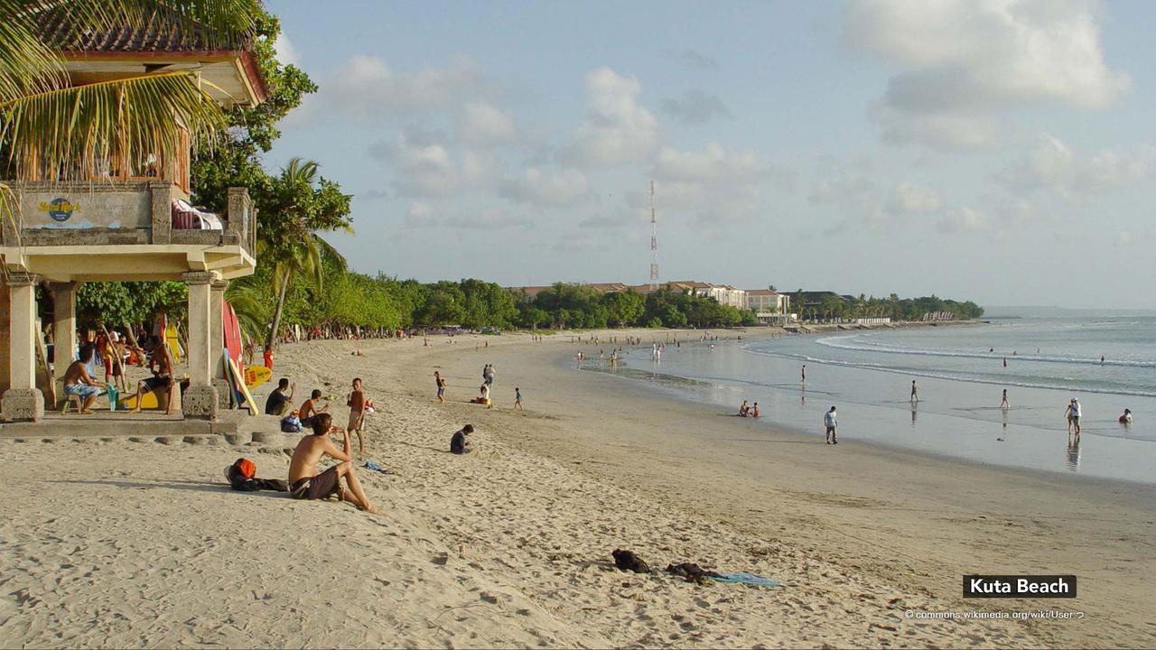 Zen Rooms Kuta Beach Poppies Lane מראה חיצוני תמונה