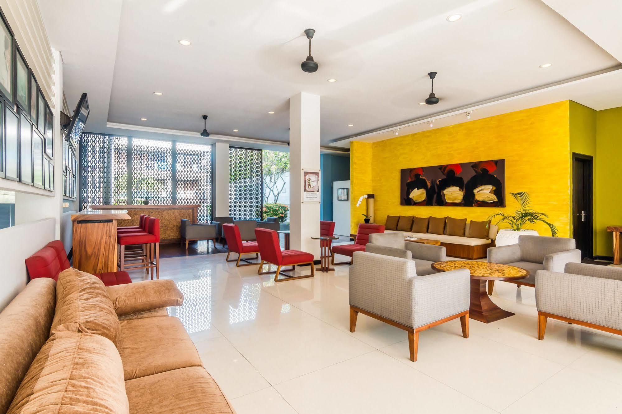 Zen Rooms Kuta Beach Poppies Lane מראה חיצוני תמונה