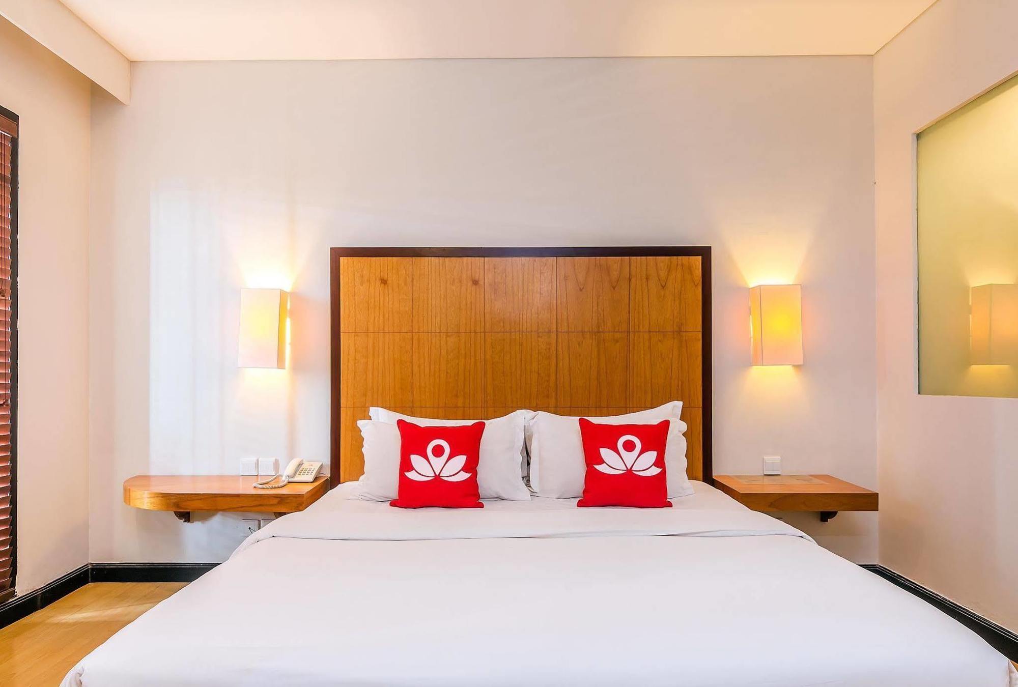 Zen Rooms Kuta Beach Poppies Lane מראה חיצוני תמונה