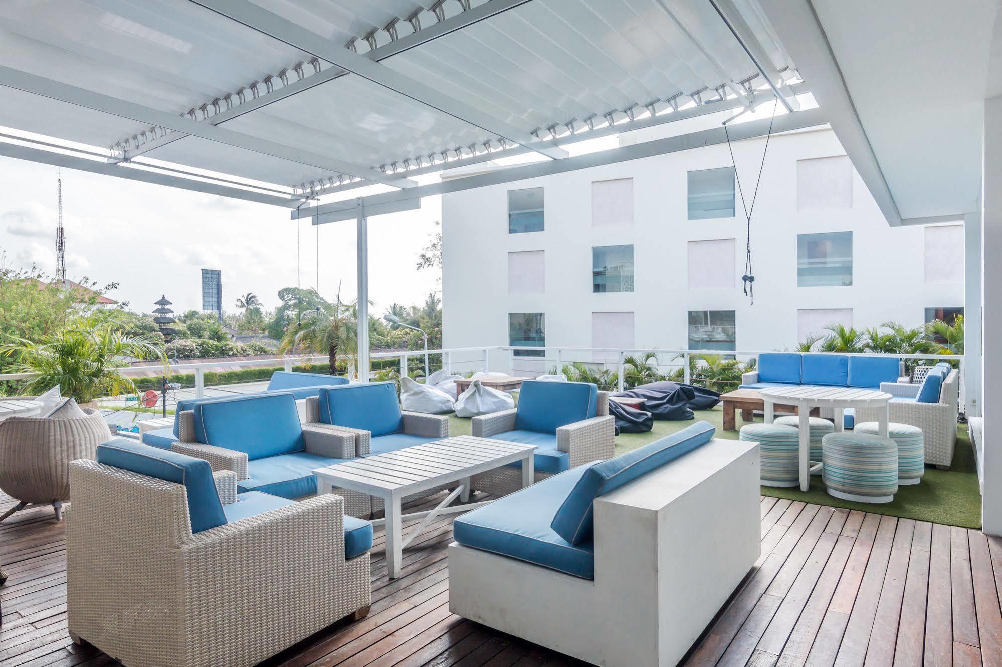 Zen Rooms Kuta Beach Poppies Lane מראה חיצוני תמונה