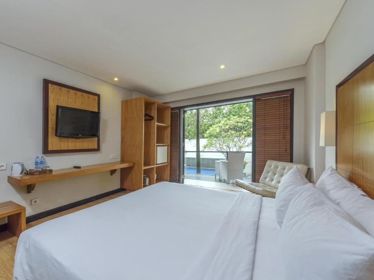 Zen Rooms Kuta Beach Poppies Lane מראה חיצוני תמונה