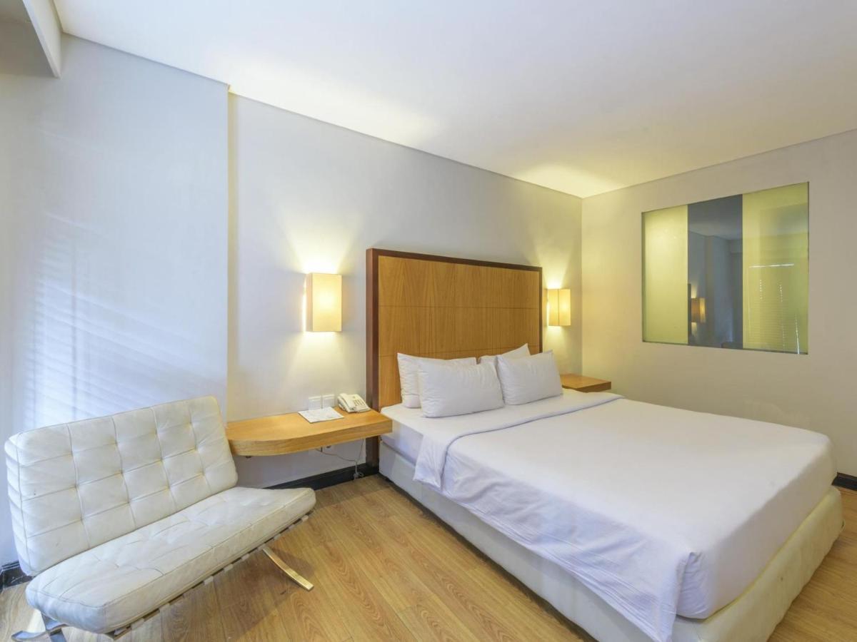 Zen Rooms Kuta Beach Poppies Lane מראה חיצוני תמונה